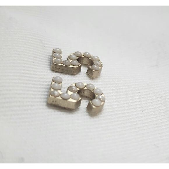US BASED Authentic Vintage CHANEL CC Number 5 Earrings Pearl w Gift Bag - Picture 4 of 8